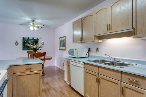 216-3163 Richter Street, Kelowna, BC - Indoor Photo Showing Kitchen With Double Sink