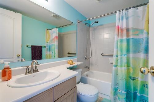 216-3163 Richter Street, Kelowna, BC - Indoor Photo Showing Bathroom