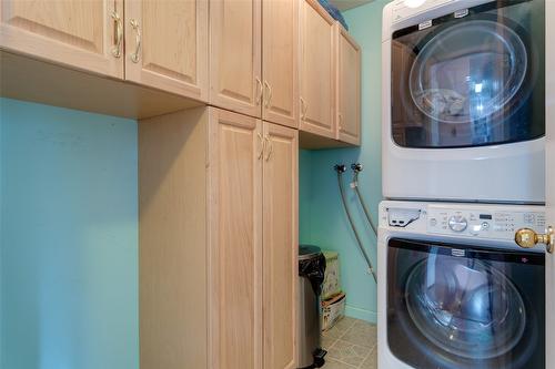 216-3163 Richter Street, Kelowna, BC - Indoor Photo Showing Laundry Room