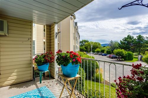 216-3163 Richter Street, Kelowna, BC - Outdoor With Exterior