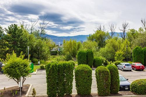 216-3163 Richter Street, Kelowna, BC - Outdoor With View