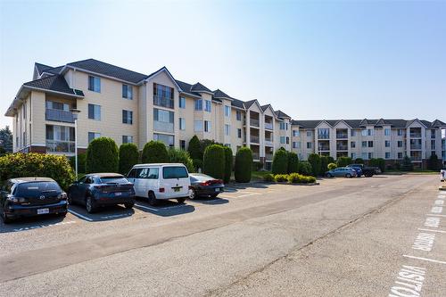 216-3163 Richter Street, Kelowna, BC - Outdoor With Facade