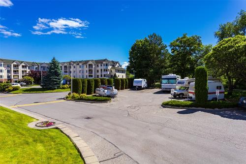 216-3163 Richter Street, Kelowna, BC - Outdoor