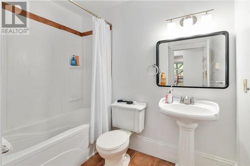 49 Bromley Avenue, Moncton, NB - Indoor Photo Showing Bathroom