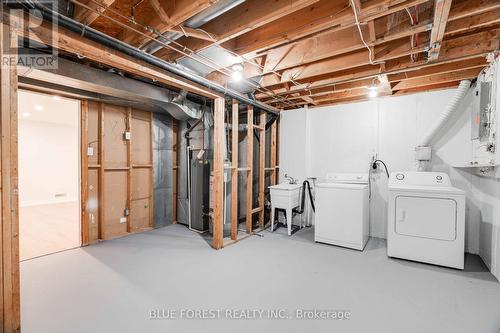 88 - 1095 Jalna Boulevard, London, ON - Indoor Photo Showing Laundry Room