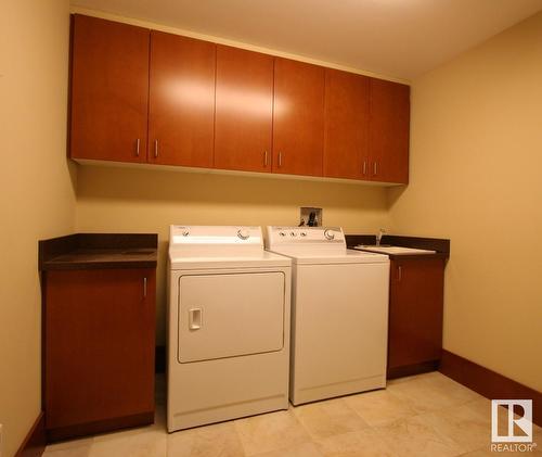 #1402 9707 105 St Nw, Edmonton, AB - Indoor Photo Showing Laundry Room