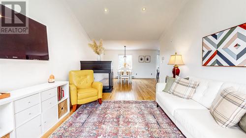 13 Hayfield Place, Paradise, NL - Indoor Photo Showing Living Room