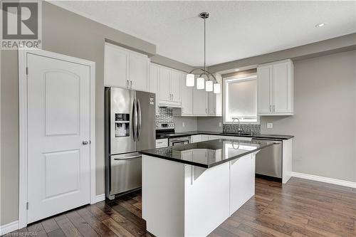 605 Sundew Drive, Waterloo, ON - Indoor Photo Showing Kitchen With Upgraded Kitchen