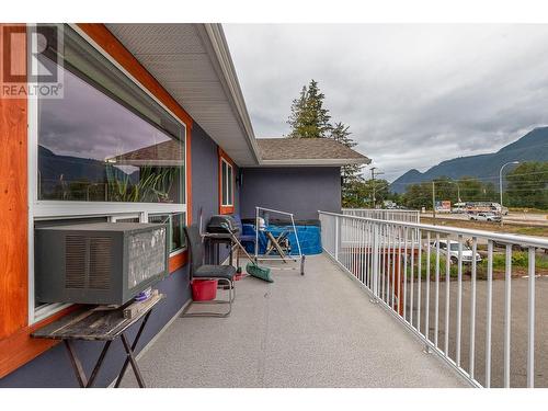 725 Trans Canada Frontage Road, Sicamous, BC 