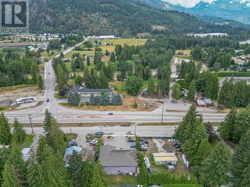 725 Trans Canada Frontage Road, Sicamous, BC 