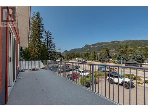 725 Trans Canada Frontage Road, Sicamous, BC 