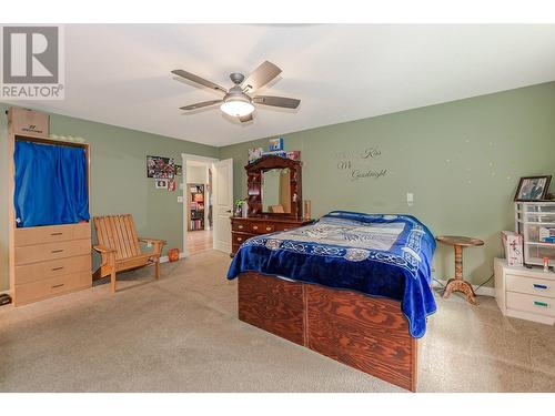 725 Trans Canada Frontage Road, Sicamous, BC - Indoor Photo Showing Bedroom