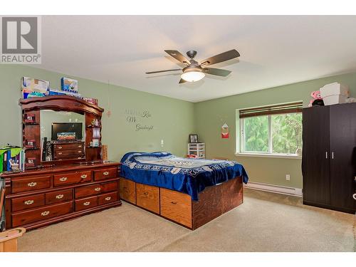 725 Trans Canada Frontage Road, Sicamous, BC - Indoor Photo Showing Bedroom