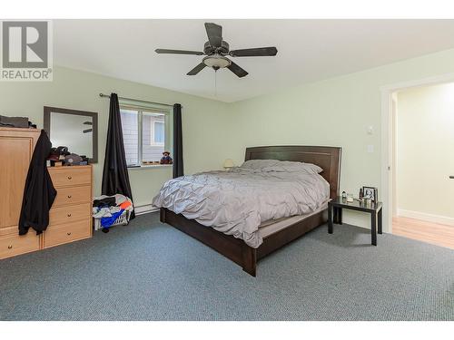 725 Trans Canada Frontage Road, Sicamous, BC - Indoor Photo Showing Bedroom