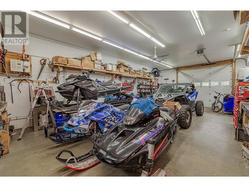 725 Trans Canada Frontage Road, Sicamous, BC - Indoor Photo Showing Garage