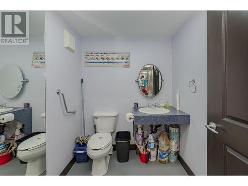 725 Trans Canada Frontage Road, Sicamous, BC - Indoor Photo Showing Bathroom