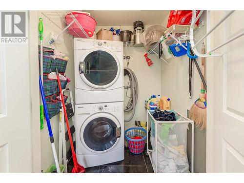 725 Trans Canada Frontage Road, Sicamous, BC - Indoor Photo Showing Laundry Room