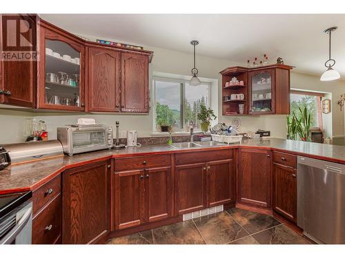 725 Trans Canada Frontage Road, Sicamous, BC - Indoor Photo Showing Kitchen With Double Sink