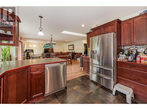 725 Trans Canada Frontage Road, Sicamous, BC - Indoor Photo Showing Kitchen