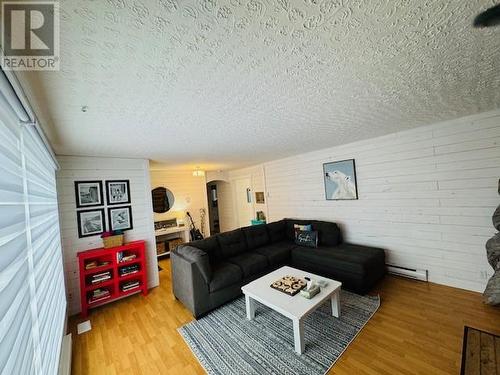 90 Main Street, Twillingate, NL - Indoor Photo Showing Living Room