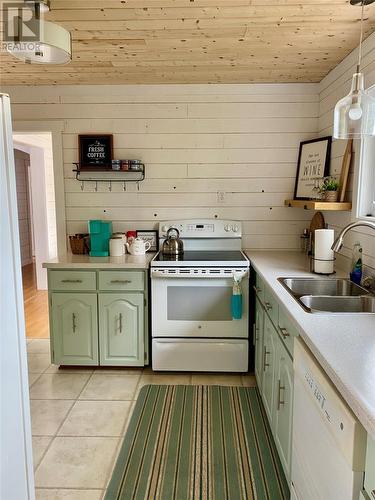 90 Main Street, Twillingate, NL - Indoor Photo Showing Kitchen With Double Sink