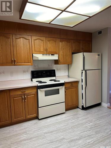 102 2405 1St Avenue W, Prince Albert, SK - Indoor Photo Showing Kitchen