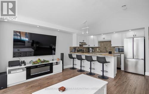 59 Cedar Crest Beach Road, Clarington (Bowmanville), ON - Indoor Photo Showing Kitchen