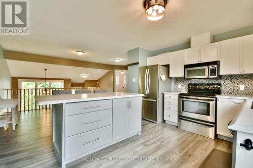 61 Holly Meadow Road N, Barrie (Holly), ON - Indoor Photo Showing Kitchen