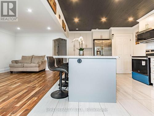 32 Bland Avenue, Hamilton (Stoney Creek), ON - Indoor Photo Showing Kitchen