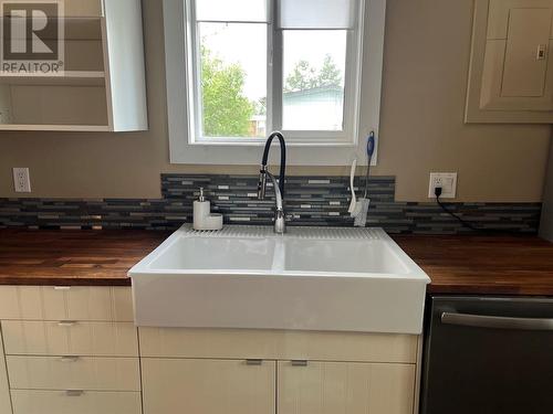 5205 51 Avenue, Pouce Coupe, BC - Indoor Photo Showing Kitchen With Double Sink