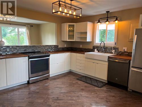 5205 51 Avenue, Pouce Coupe, BC - Indoor Photo Showing Kitchen With Stainless Steel Kitchen