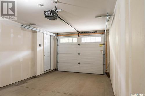 206 315 Dickson Crescent, Saskatoon, SK - Indoor Photo Showing Garage