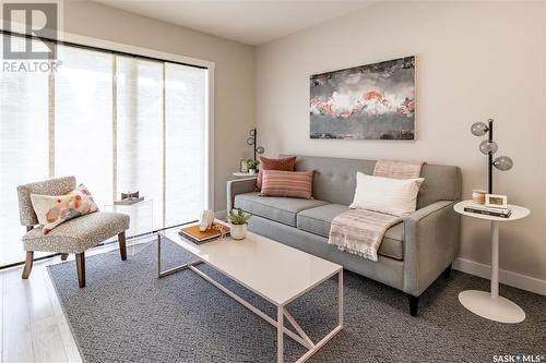 206 315 Dickson Crescent, Saskatoon, SK - Indoor Photo Showing Living Room