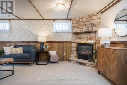 291 Bastedo Court, Milton (Dorset Park), ON - Indoor With Fireplace