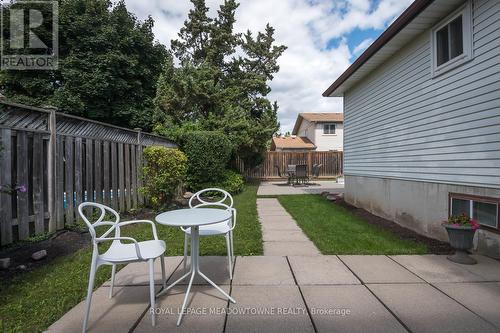 291 Bastedo Court, Milton (Dorset Park), ON - Outdoor