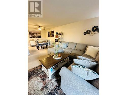 727 Houghton Road Unit# 209 Lot# 24, Kelowna, BC - Indoor Photo Showing Living Room