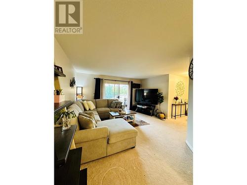 727 Houghton Road Unit# 209 Lot# 24, Kelowna, BC - Indoor Photo Showing Living Room