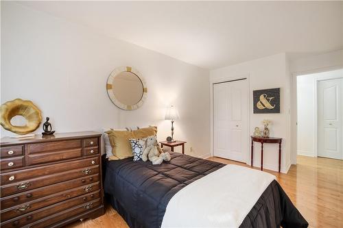 3050 Pinemeadow Drive|Unit #56, Burlington, ON - Indoor Photo Showing Bedroom