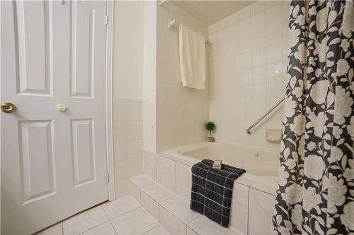 3050 Pinemeadow Drive|Unit #56, Burlington, ON - Indoor Photo Showing Bathroom