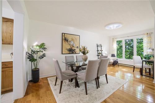 Dining room for entertaining or small gatherings - 3050 Pinemeadow Drive|Unit #56, Burlington, ON - Indoor Photo Showing Dining Room