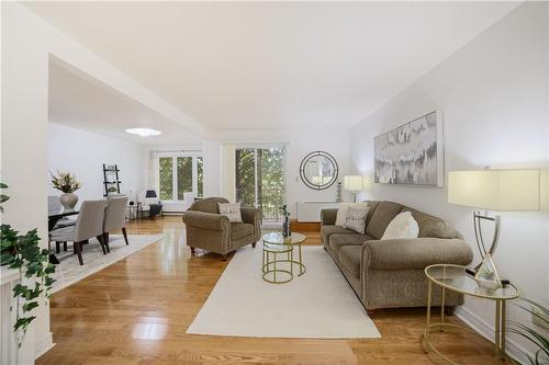 3050 Pinemeadow Drive|Unit #56, Burlington, ON - Indoor Photo Showing Living Room