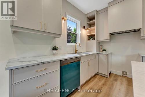 11 Linden Street, Aylmer (Ay), ON - Indoor Photo Showing Kitchen With Double Sink