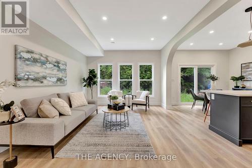 11 Linden Street, Aylmer (Ay), ON - Indoor Photo Showing Living Room