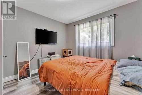 584 East 27Th Street, Hamilton (Burkholme), ON - Indoor Photo Showing Bedroom