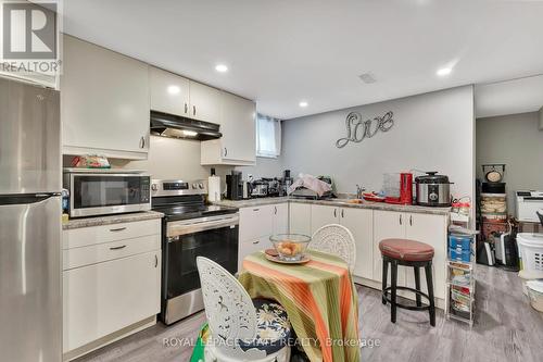 584 East 27Th Street, Hamilton (Burkholme), ON - Indoor Photo Showing Kitchen