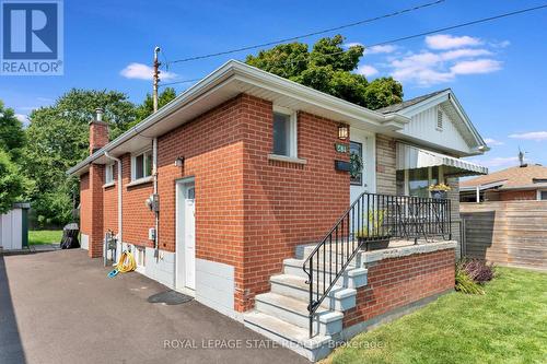 584 East 27Th Street, Hamilton (Burkholme), ON - Outdoor With Exterior