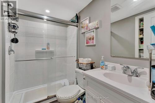 584 East 27Th Street, Hamilton, ON - Indoor Photo Showing Bathroom