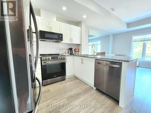 10 - 383 Dundas Street E, Hamilton, ON - Indoor Photo Showing Kitchen With Stainless Steel Kitchen With Upgraded Kitchen