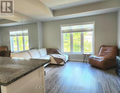 10 - 383 Dundas Street E, Hamilton (Waterdown), ON - Indoor Photo Showing Other Room