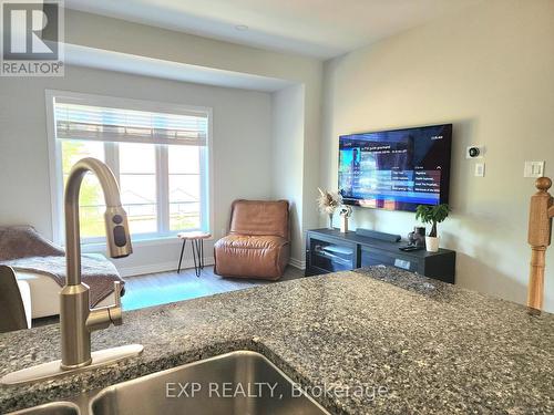 10 - 383 Dundas Street E, Hamilton (Waterdown), ON - Indoor Photo Showing Kitchen With Double Sink